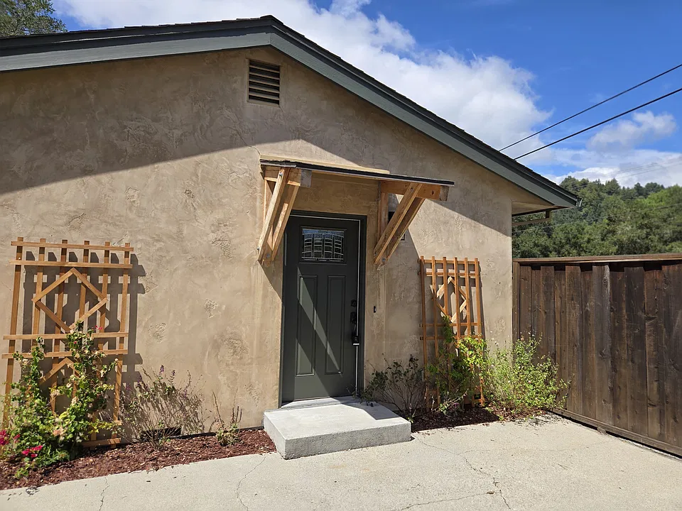 1213 Mount Hermon Rd