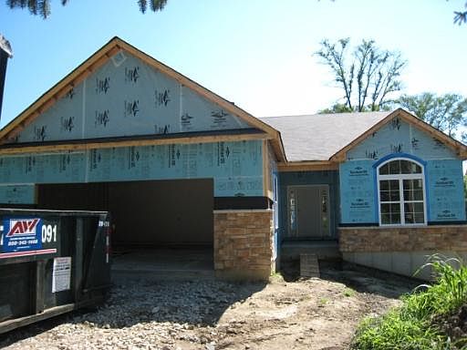 1st image of 899 Coolidge Ave