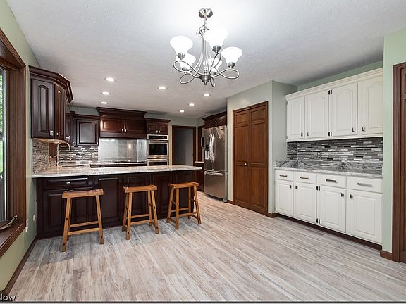 3rd image of 9594 Ledge Acres Dr
