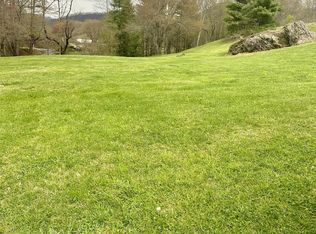 Berry Ln, Waynesville, NC 28785