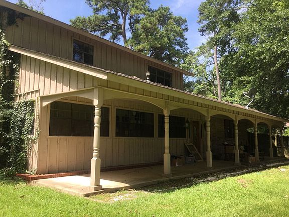 3rd image of 902 Woodlawn St
