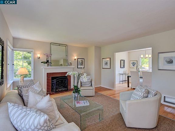 3rd image of 789 Glendome Cir