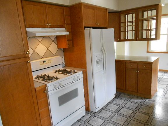 4th image of 1257 County Road C E