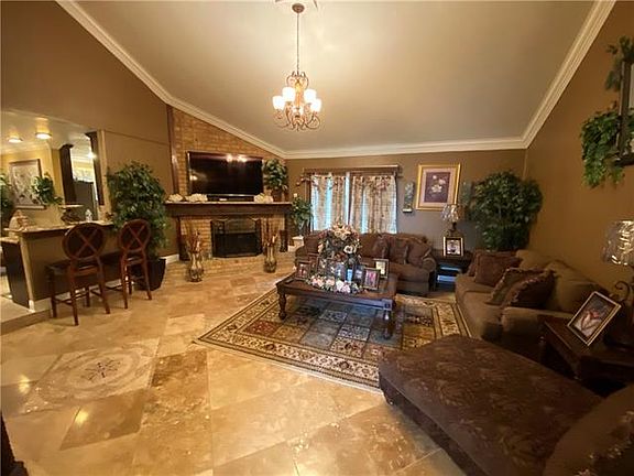 4th image of 2508 Cambridge Dr