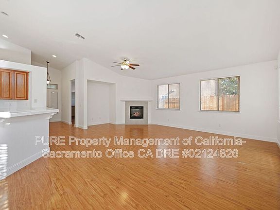 5th image of 1732 Bamboo St