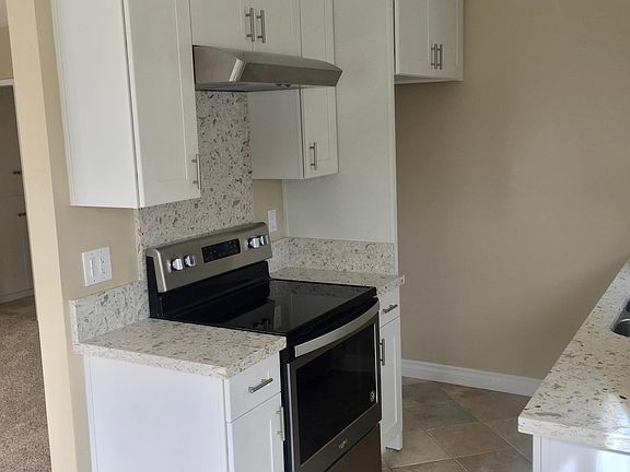 4th image of 330 Newport Ave Fl 1ST