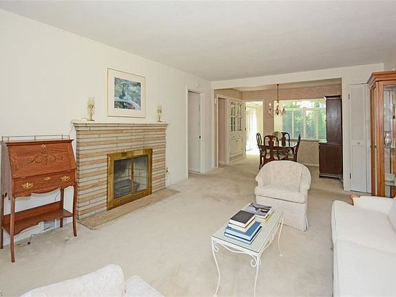 4th image of 19355 Beach Cliff Blvd