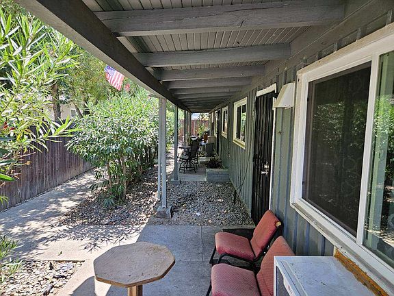 2nd image of 752 Bowles St #10