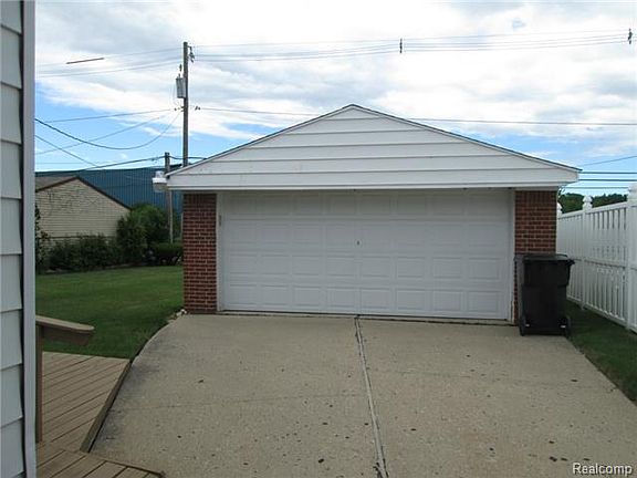 3rd image of 3300 Longmeadow Dr