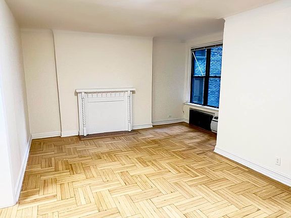 2nd image of 107 E 63rd St APT 3A