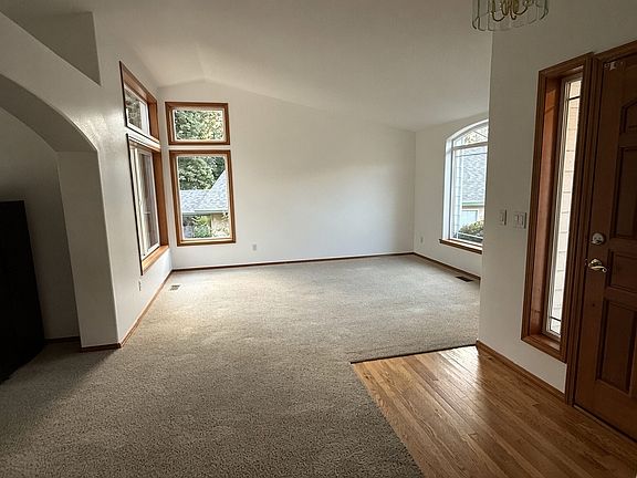 5th image of 4344 SE 2nd Ter