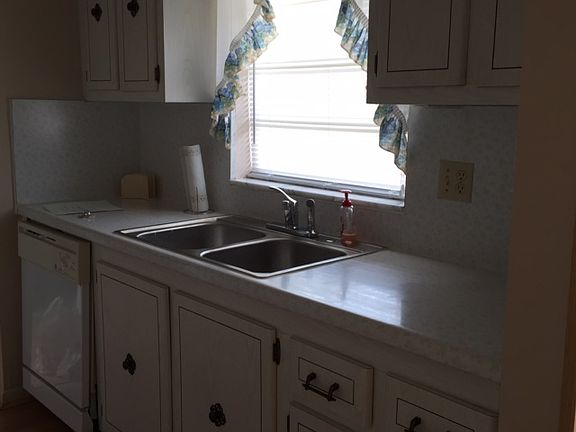 5th image of 25 Golfs Edge APT B