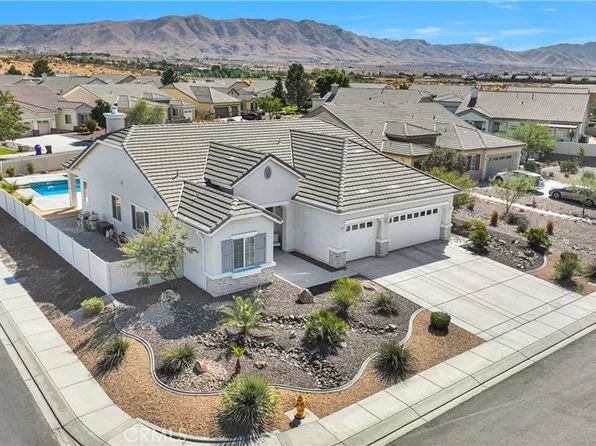 10811 Toyon Ct, Apple Valley, CA 92308