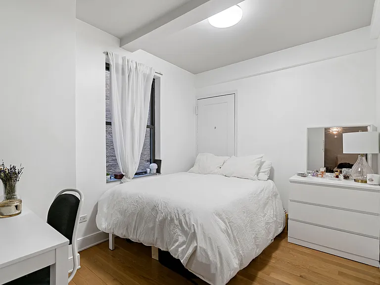 308 W 30th St #2F — Photo 7