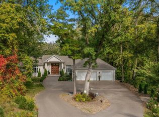 925 Cliff Rd, Eagan, MN 55123