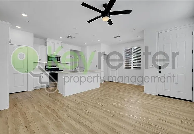 5301 E Commerce Way #44104 — Photo 1