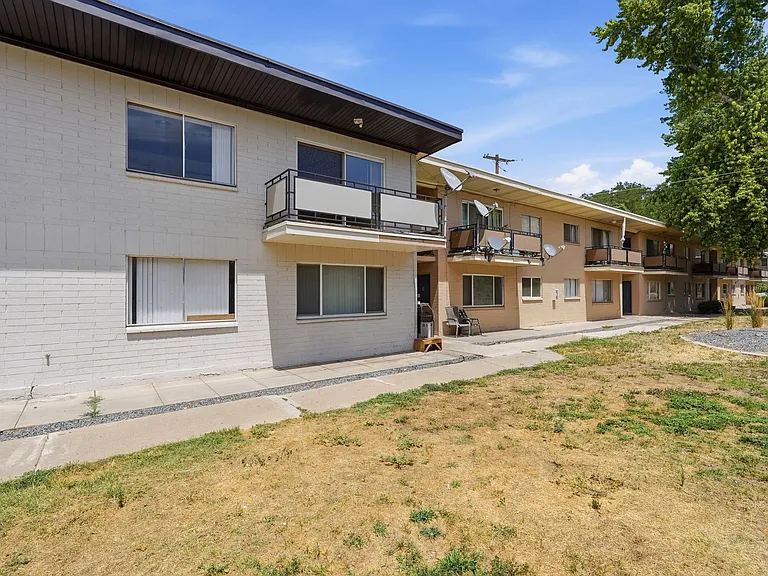 Towne Apartments — Photo 5