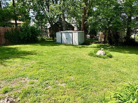 2nd image of 8785 Pine Ave