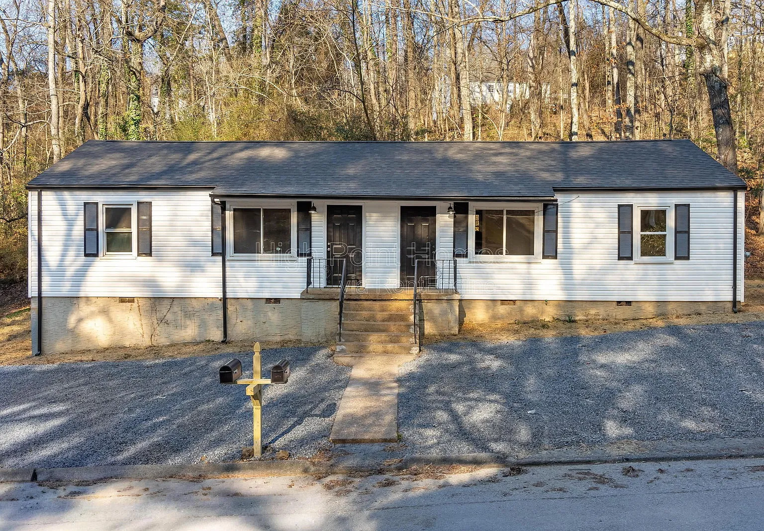 2 bed, 1.0 bath, 800 sqft, $1,125 — Photo 1