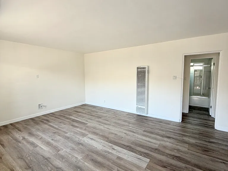 1119 N Genesee Ave #3 — Photo 6