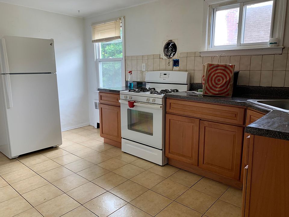 1st image of 65 Webster St #2F