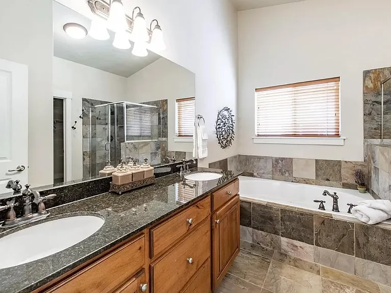 5640 Kodiak Way — Photo 31