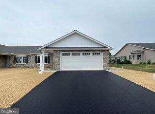 221 Matthew Dr, Chambersburg, PA 17201