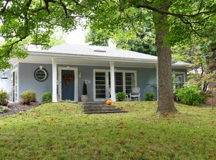 1047 E Kingsbury St, Springfield, MO 65807