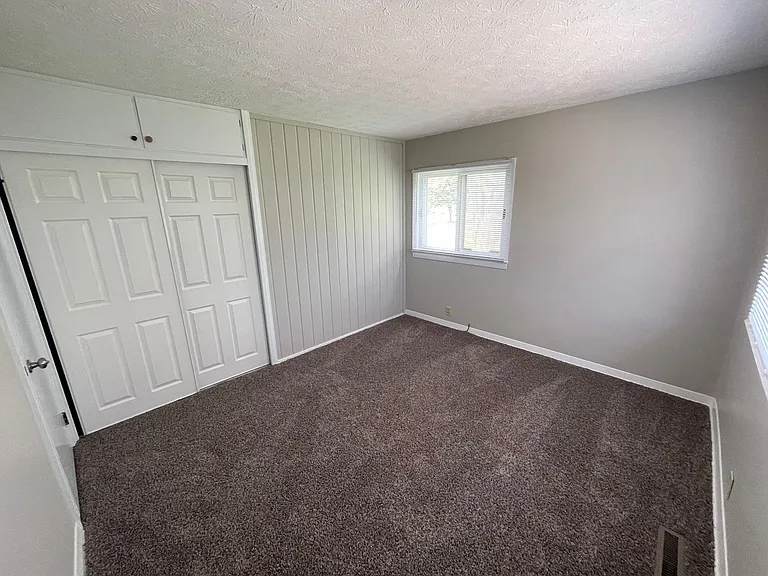 2800 N Salisbury St — Photo 7