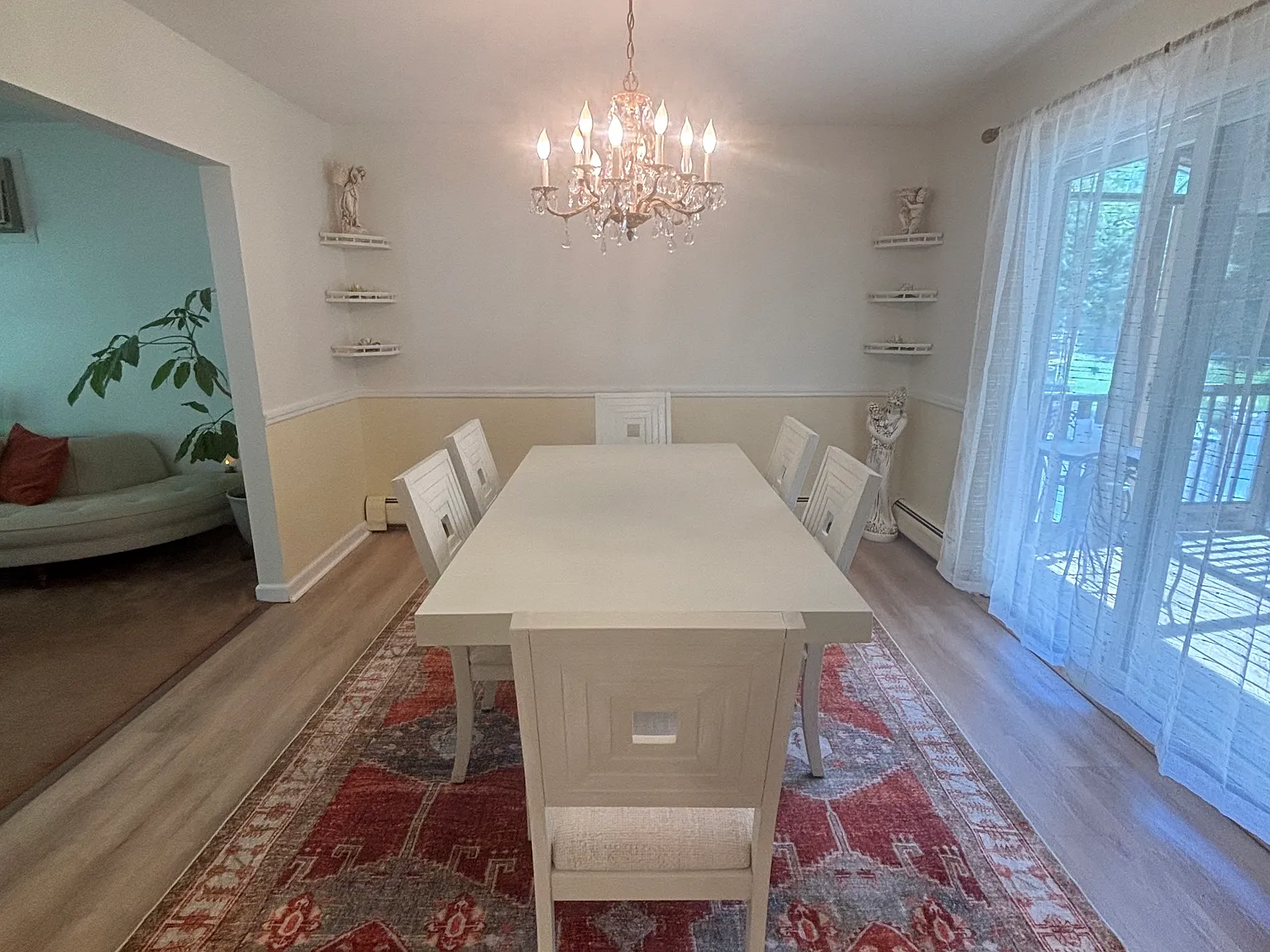 4 bed, 3840 sqft, $4,500 — Photo 3