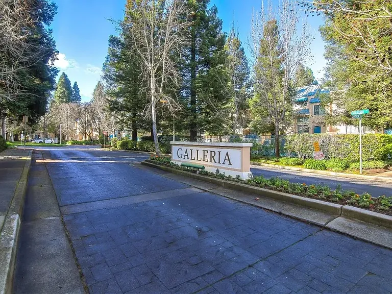 414 Galleria Dr #4 — Photo 42