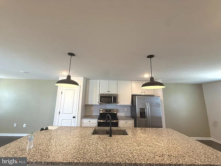 35 Thrower Rd — Photo 2