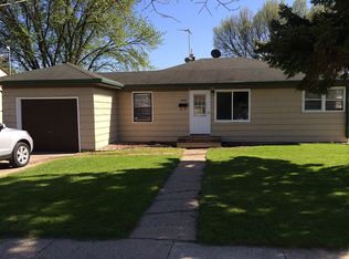 1640 2nd Ave S, Fargo, ND 58103