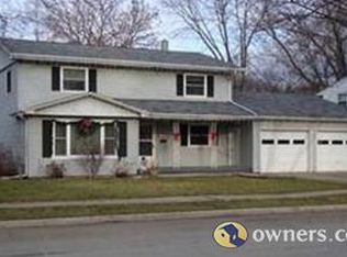 1182 Raleigh St, Green Bay, WI 54304