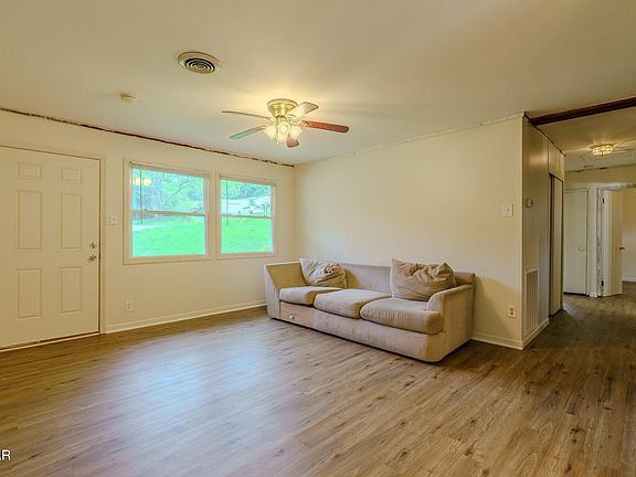 4th image of 1312 Huntington Rd