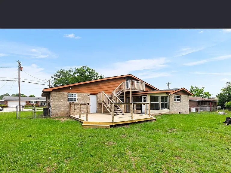 202 Kimberly Rd — Photo 4