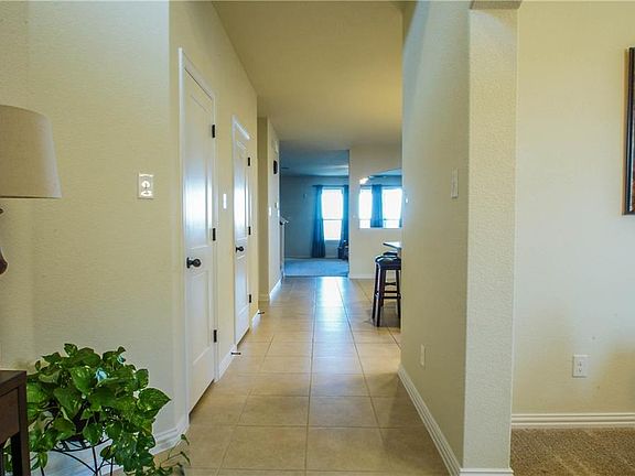5th image of 463 Vista Gardens Dr
