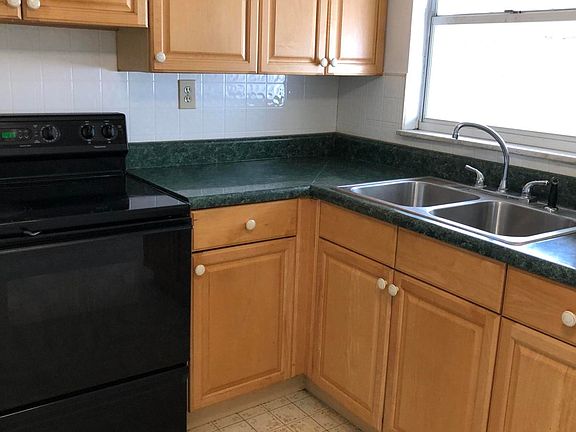 4th image of 537 Jefferson Ave