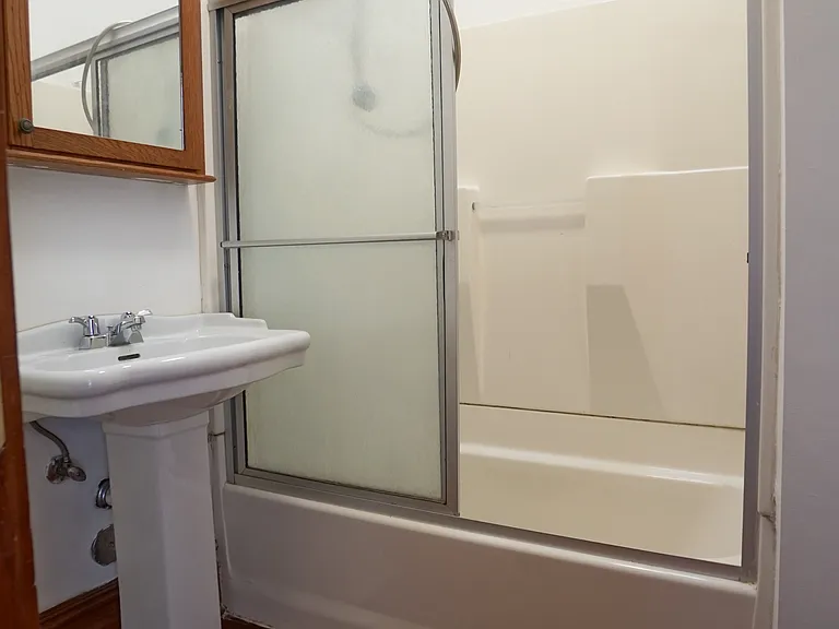 100 W Hopkins St #204 — Photo 9