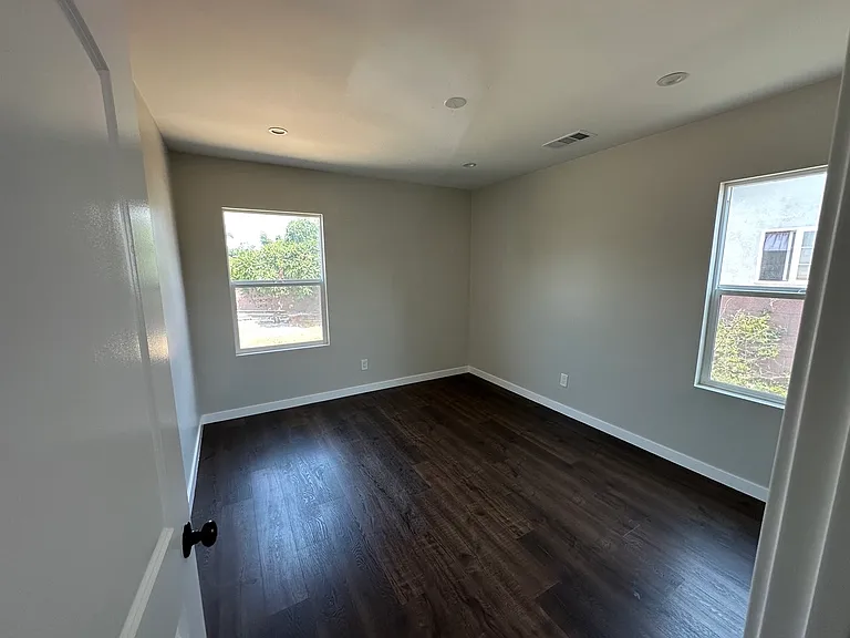 12165 Julius Ave — Photo 6