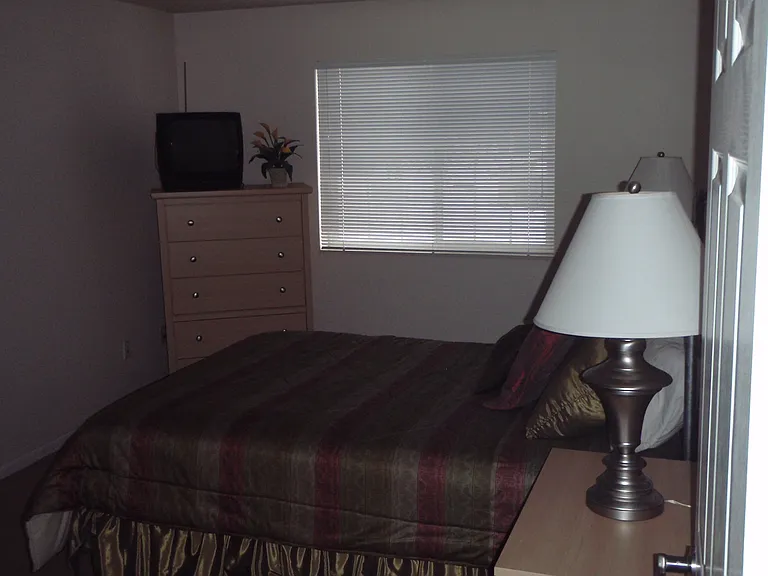 Autumn Ridge Apartment — Photo 17