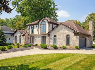 1840 Hunters Point Ln, Westlake, OH