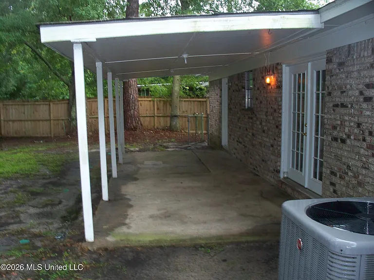 2712 Connor Dr — Photo 32