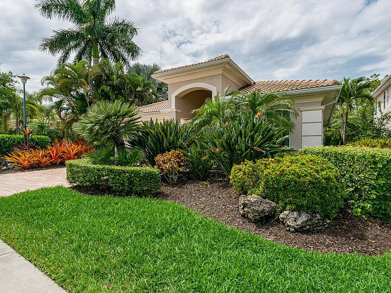 7667 Martino Cir — Photo 36