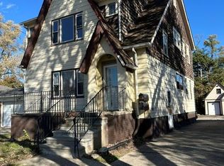 24320 Flower Ave, Eastpointe, MI 48021