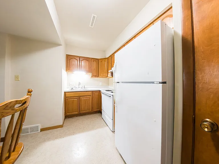 Raceway Park Apartments — Photo 4