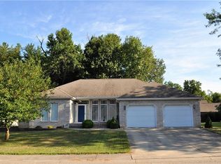 6058 Acorn Dr, Columbus, IN 47201