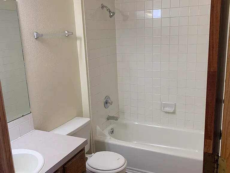 1716 Spencer St — Photo 12