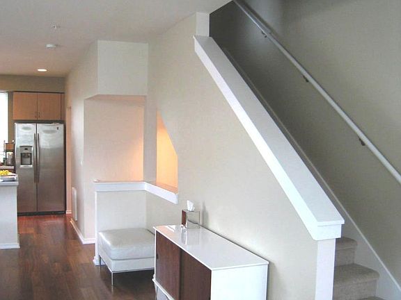 4th image of 15151 NE 81st Way Unit 101