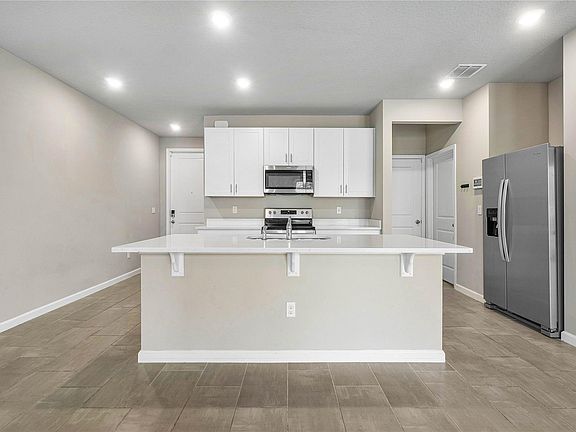 4th image of 1649 Lindley Street